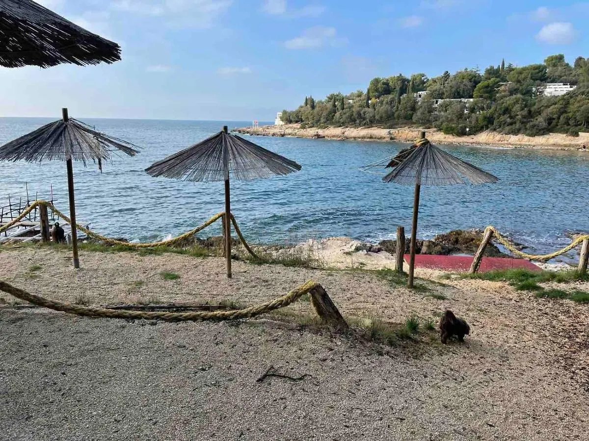 Lui Apartman Pula 0*,  Croatia